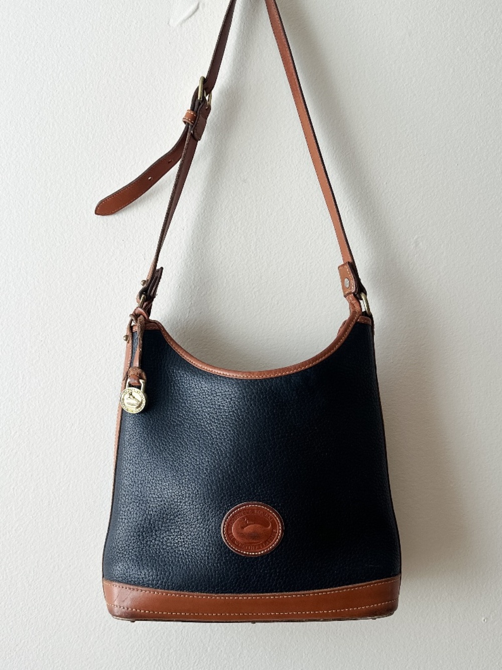 VINTAGE 90S DOONEY & BOURKE SHOULDER BAG
